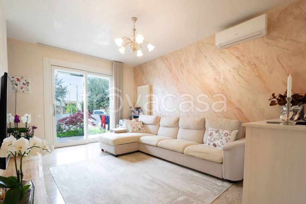 casa indipendente in vendita a Trevignano in zona Falzè