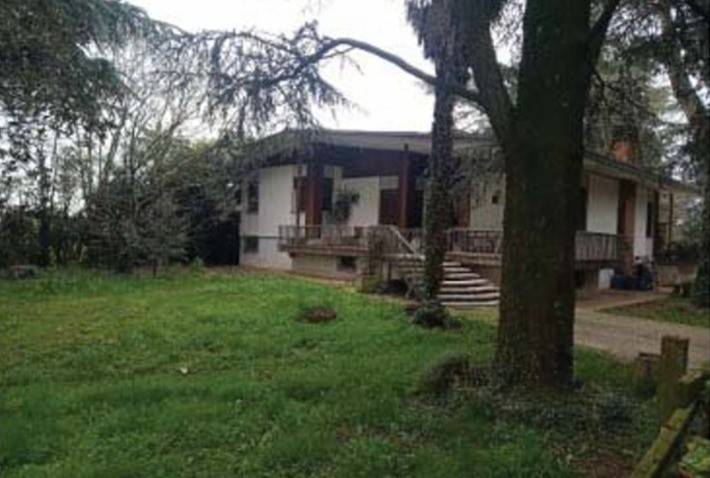casa indipendente in vendita a Trevignano in zona Signoressa