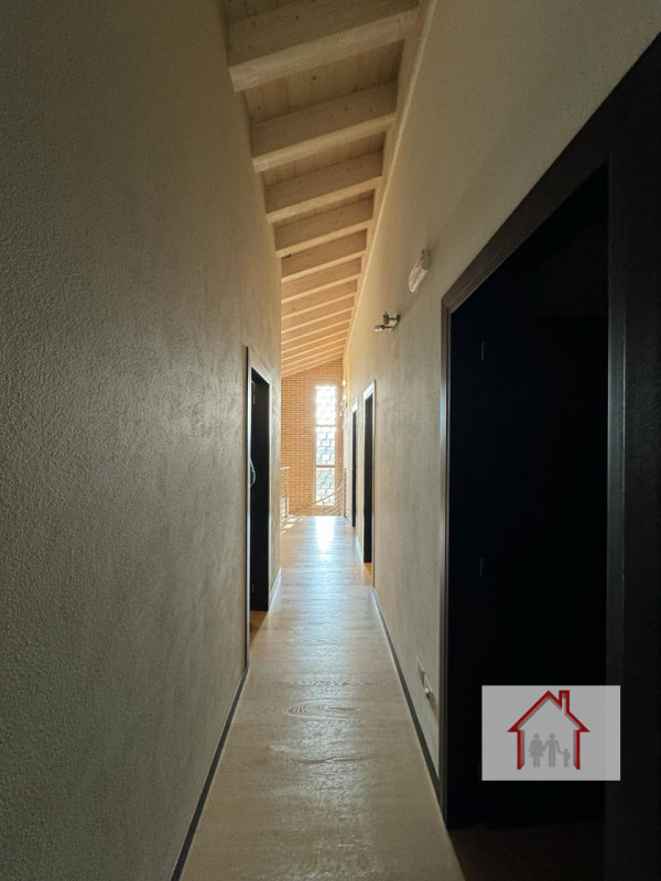 casa indipendente in vendita a Trevignano in zona Signoressa