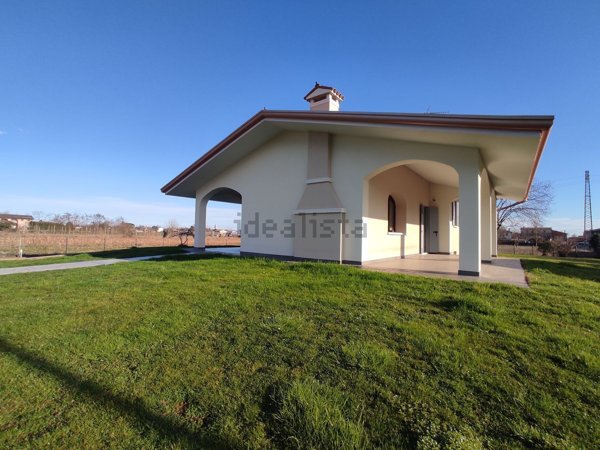 casa indipendente in vendita a Trevignano