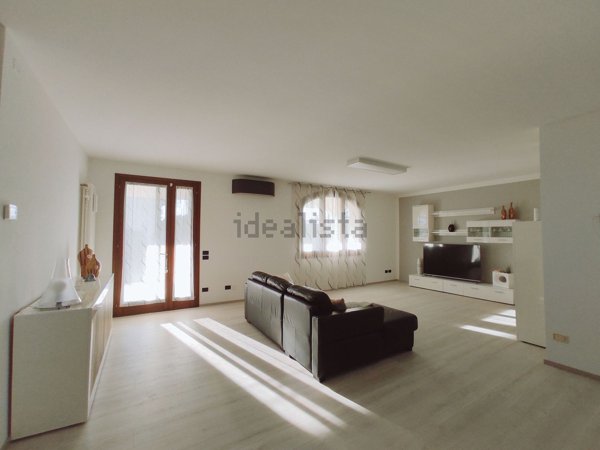 casa indipendente in vendita a Trevignano