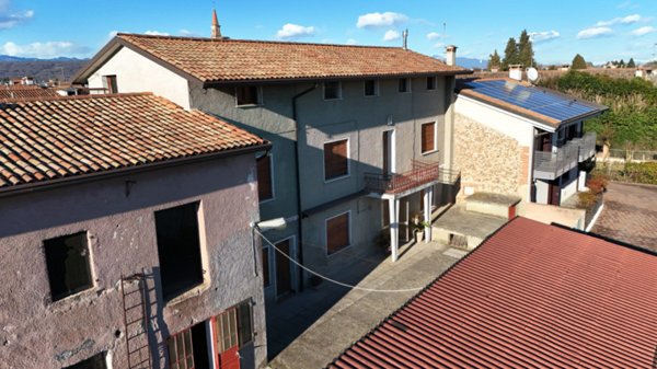 casa indipendente in vendita a Trevignano in zona Signoressa