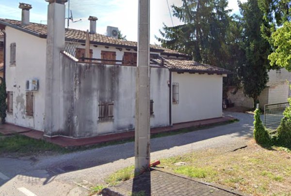 casa indipendente in vendita a Trevignano in zona Signoressa