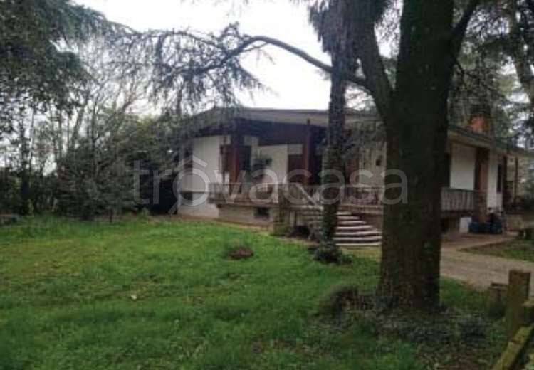 casa indipendente in vendita a Trevignano