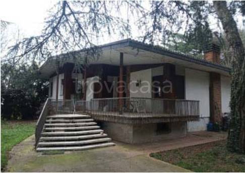 casa indipendente in vendita a Trevignano