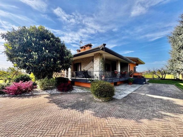 casa indipendente in vendita a Trevignano in zona Musano