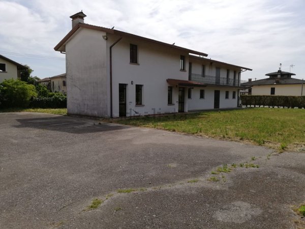 casa indipendente in vendita a Trevignano