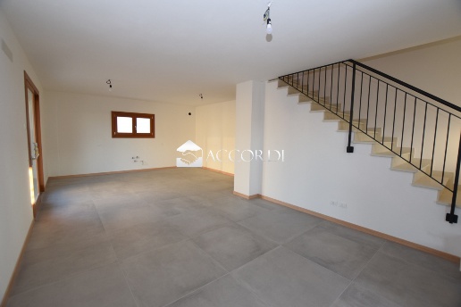 casa indipendente in vendita a Trevignano