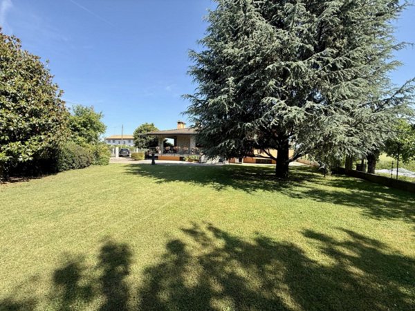 casa indipendente in vendita a Trevignano in zona Musano