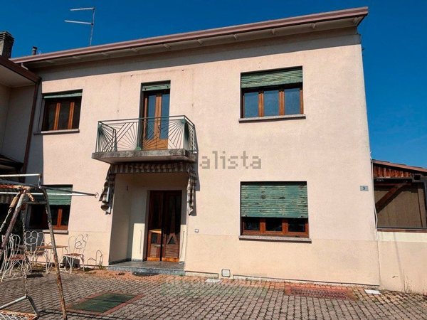 casa indipendente in vendita a Trevignano in zona Signoressa