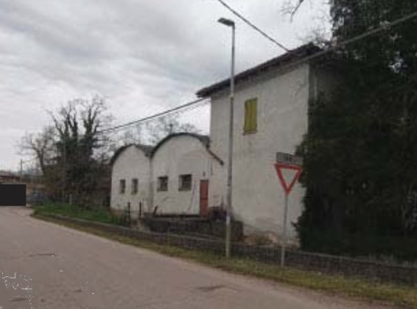 locale di sgombero in vendita a Trevignano in zona Signoressa