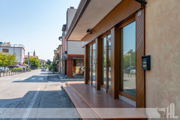 locale commerciale in vendita a Treviso