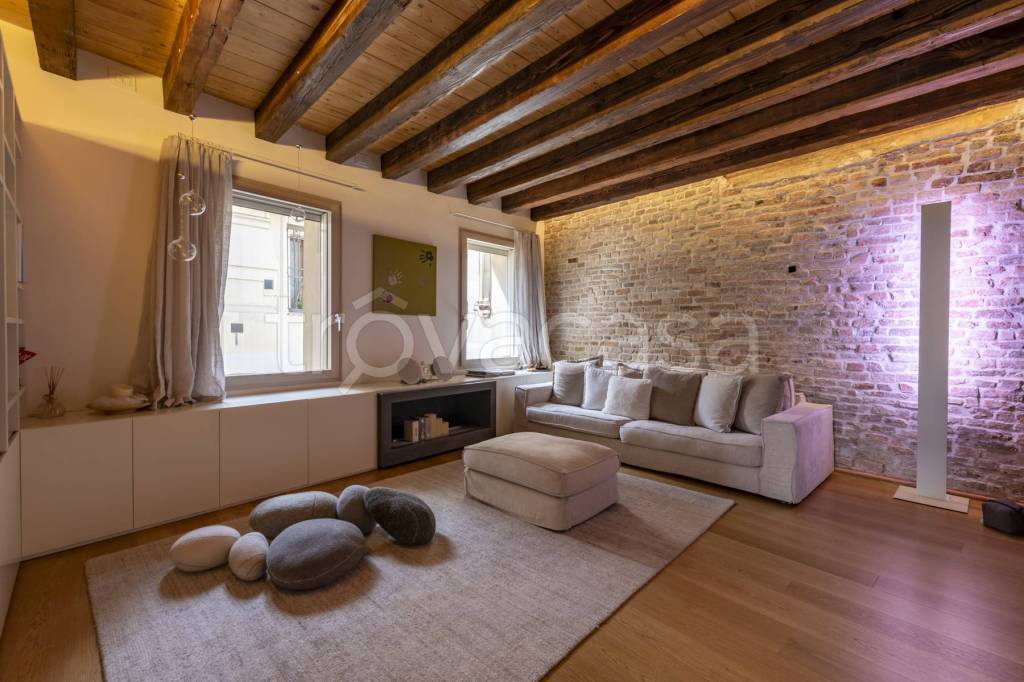 casa indipendente in vendita a Treviso in zona Centro Storico