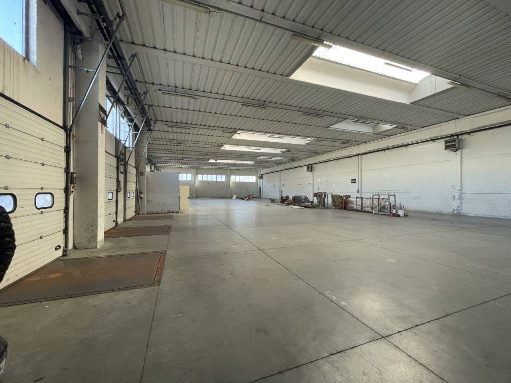 locale commerciale in vendita a Treviso