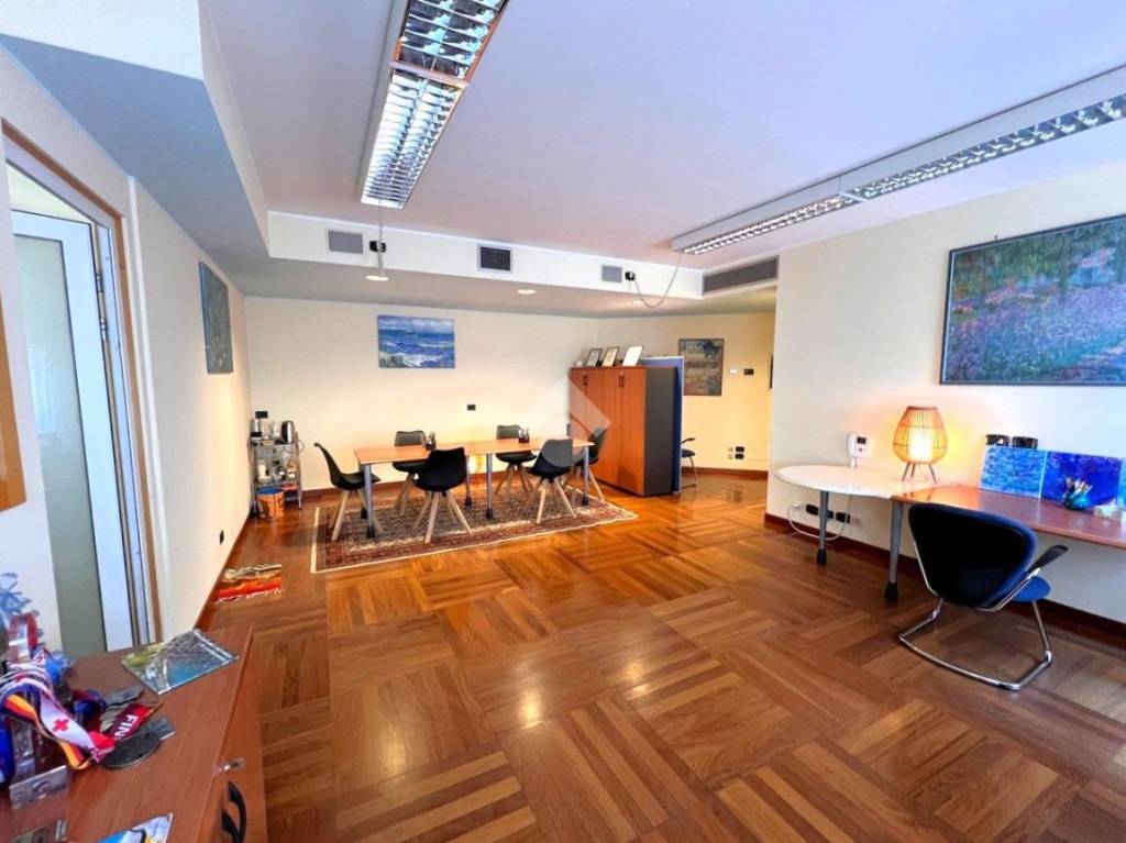 ufficio in vendita a Treviso