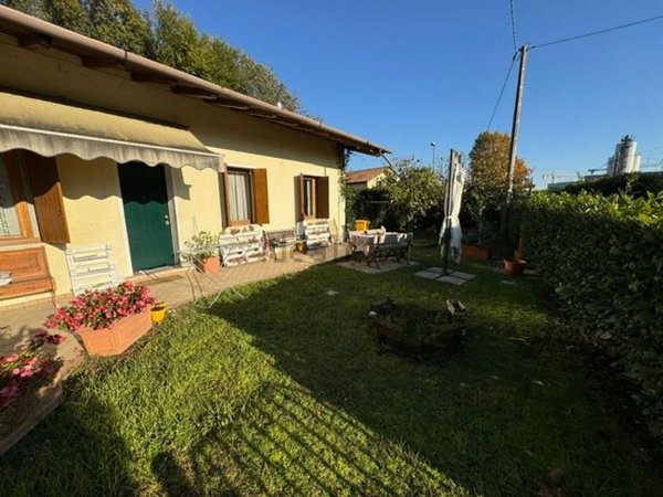 casa indipendente in vendita a Treviso in zona Monigo