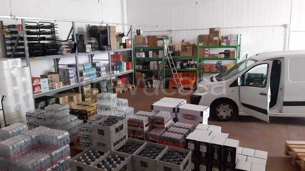 locale commerciale in vendita a Treviso
