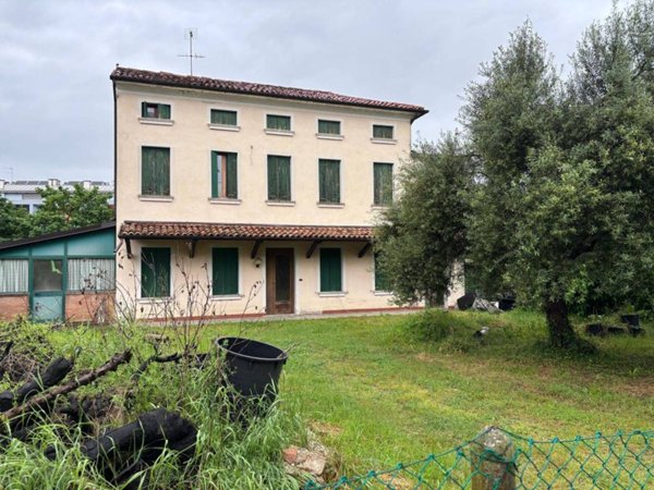 casa indipendente in vendita a Treviso in zona Centro Storico