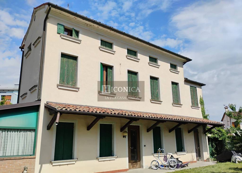 casa indipendente in vendita a Treviso in zona Santa Bona