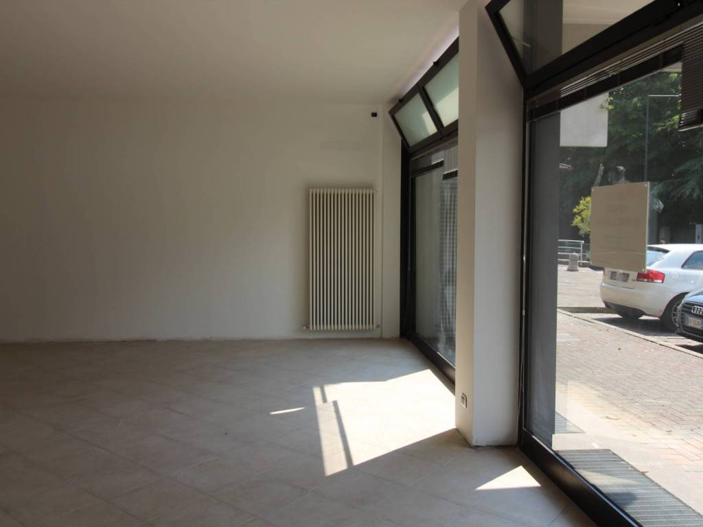 negozio in vendita a Treviso in zona San Pelaio