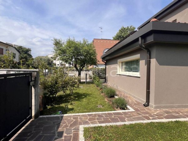 casa indipendente in vendita a Treviso in zona Centro Storico