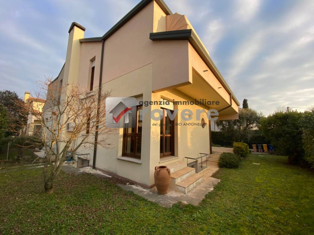 casa indipendente in vendita a Treviso in zona San Pelaio