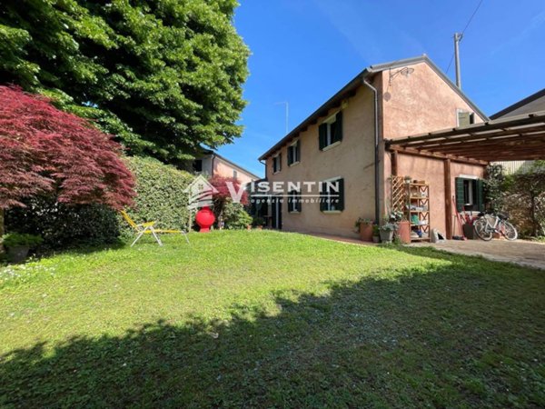 casa indipendente in vendita a Treviso in zona Santa Bona