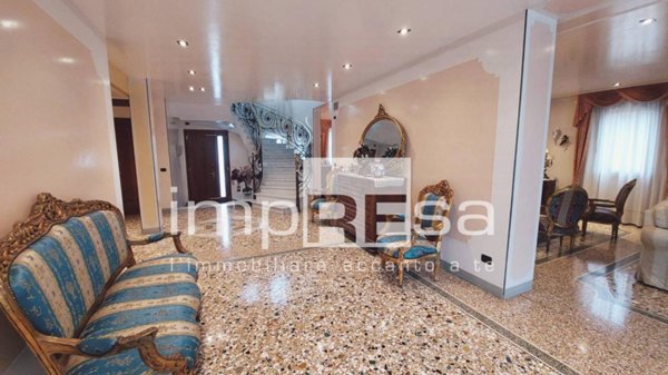 casa indipendente in vendita a Treviso in zona Centro Storico