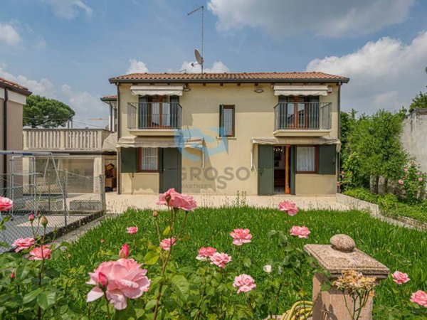 casa indipendente in vendita a Treviso in zona Ghirada / San Zeno