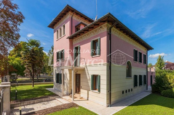 casa indipendente in vendita a Treviso in zona Centro Storico