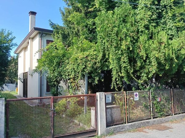 casa indipendente in vendita a Treviso in zona Ghirada / San Zeno