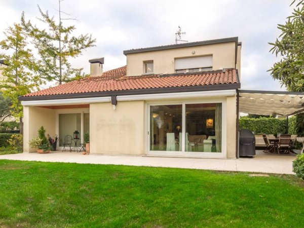 casa indipendente in vendita a Treviso in zona San Pelaio