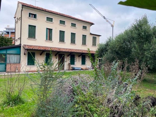 casa indipendente in vendita a Treviso in zona Santa Bona