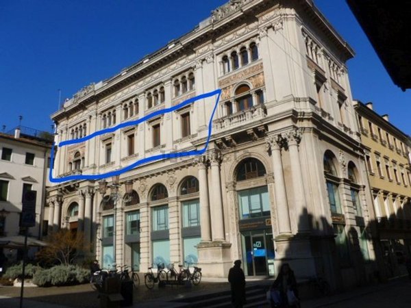 ufficio in vendita a Treviso in zona Centro Storico