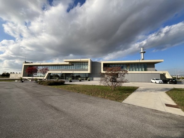 locale commerciale in vendita a Treviso