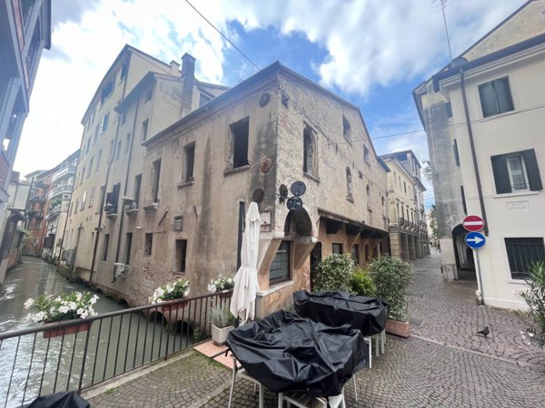 casa indipendente in vendita a Treviso in zona Centro Storico