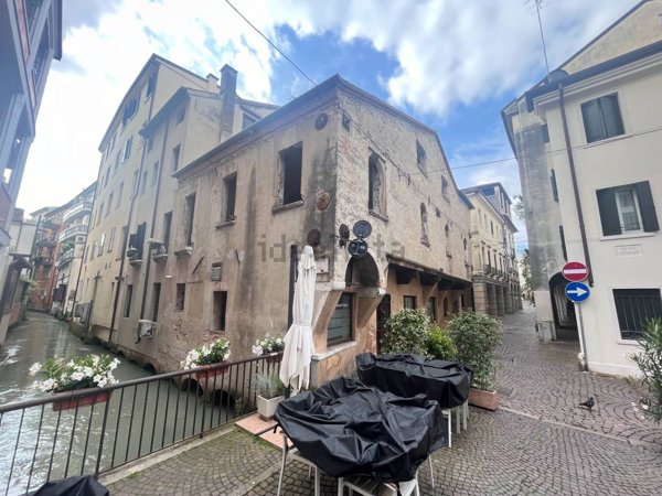 locale di sgombero in vendita a Treviso in zona Centro Storico