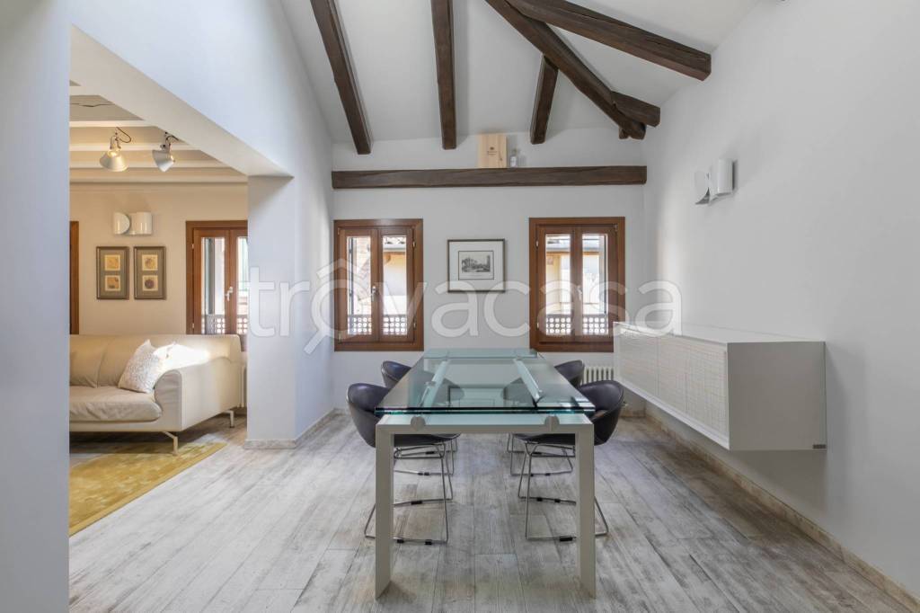 appartamento in vendita a Treviso in zona Centro Storico