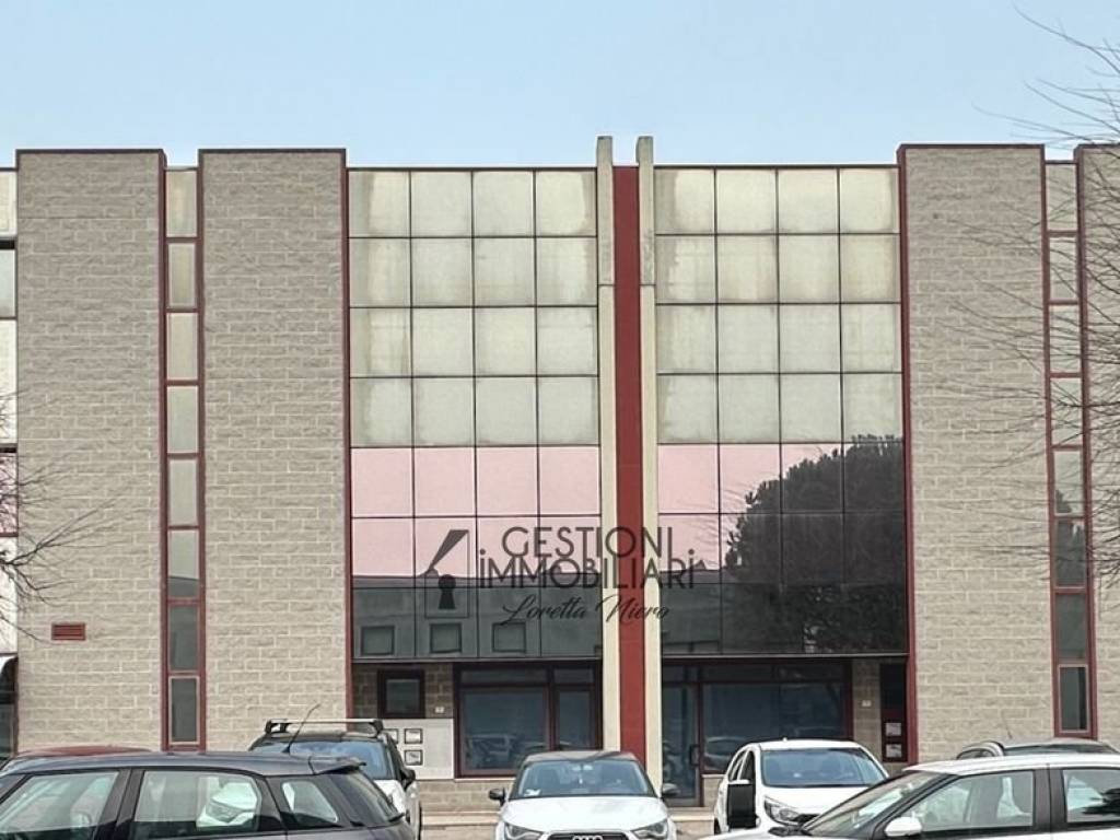 ufficio in vendita a Treviso in zona Canizzano