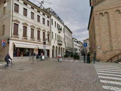 negozio in vendita a Treviso in zona Centro Storico
