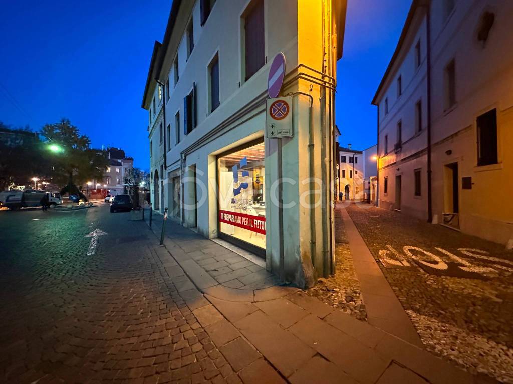 negozio in vendita a Treviso in zona Centro Storico