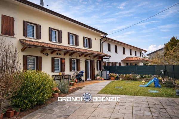 casa indipendente in vendita a Treviso in zona San Pelaio