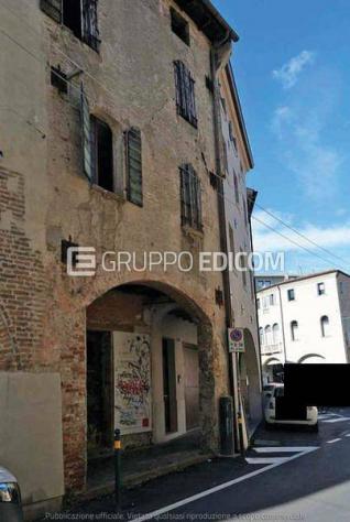 locale commerciale in vendita a Treviso in zona Centro Storico