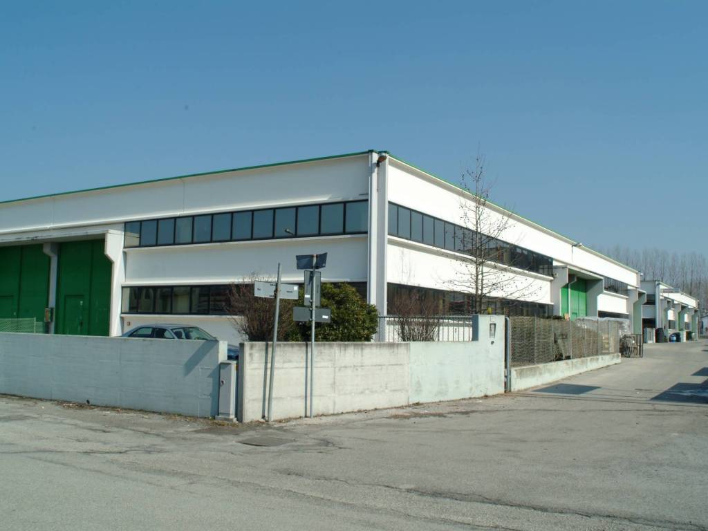 locale commerciale in vendita a Treviso in zona San Giuseppe