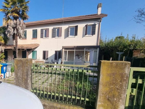 casa indipendente in vendita a Treviso in zona San Pelaio