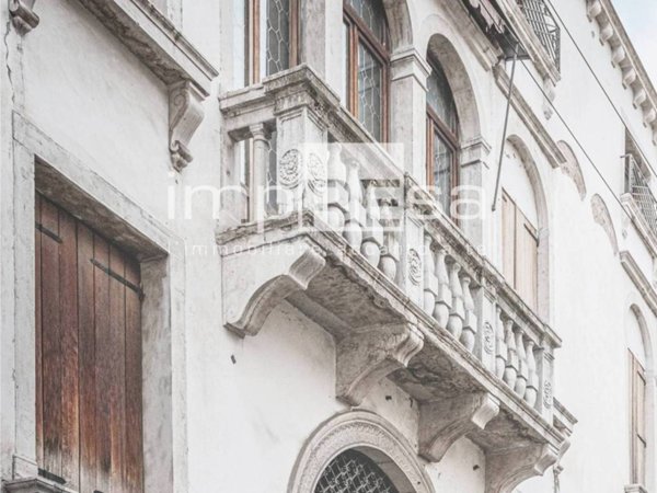 appartamento in vendita a Treviso in zona Centro Storico