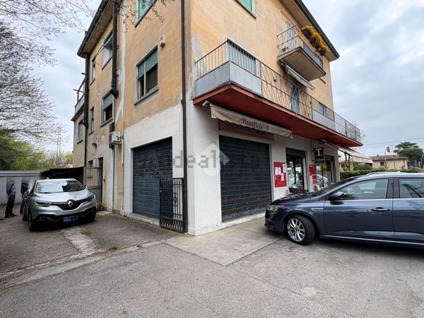locale commerciale in vendita a Treviso