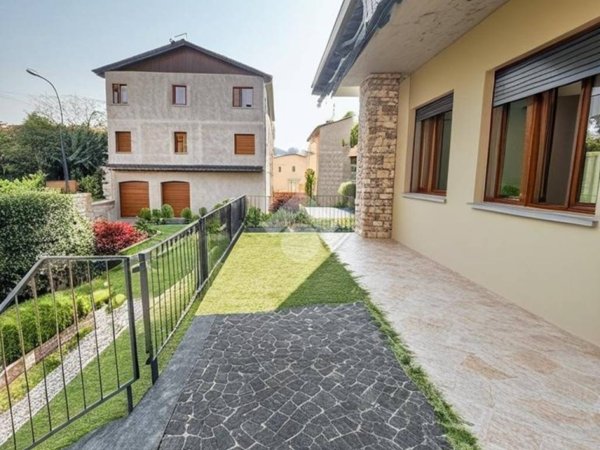casa indipendente in vendita a Treviso in zona Santa Bona