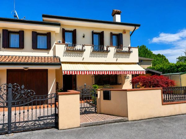 casa indipendente in vendita a Treviso in zona Canizzano