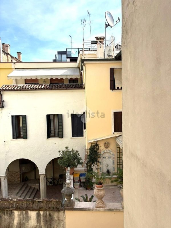 appartamento in vendita a Treviso in zona Centro Storico